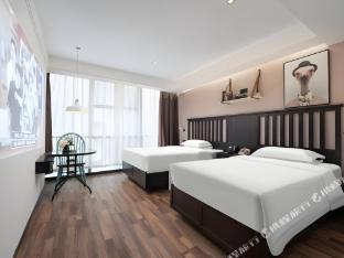 borrman hotel jinan west station greenland central plaza