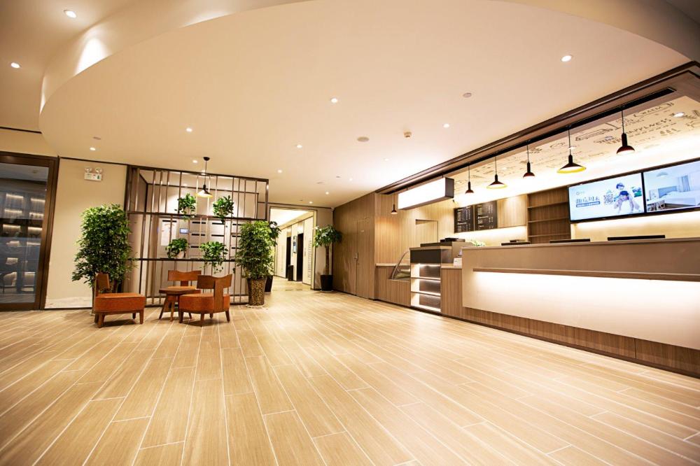 hanting hotel zhengzhou zhongyuan aquatic products liugang