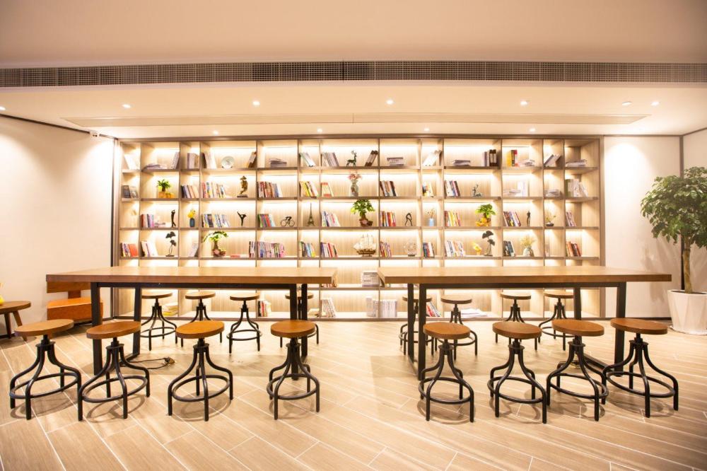 hanting hotel zhengzhou zhongyuan aquatic products liugang
