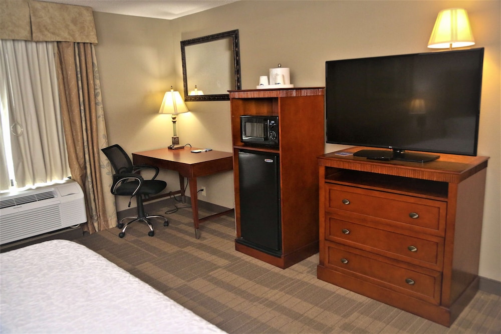 hampton inn and suites jennings