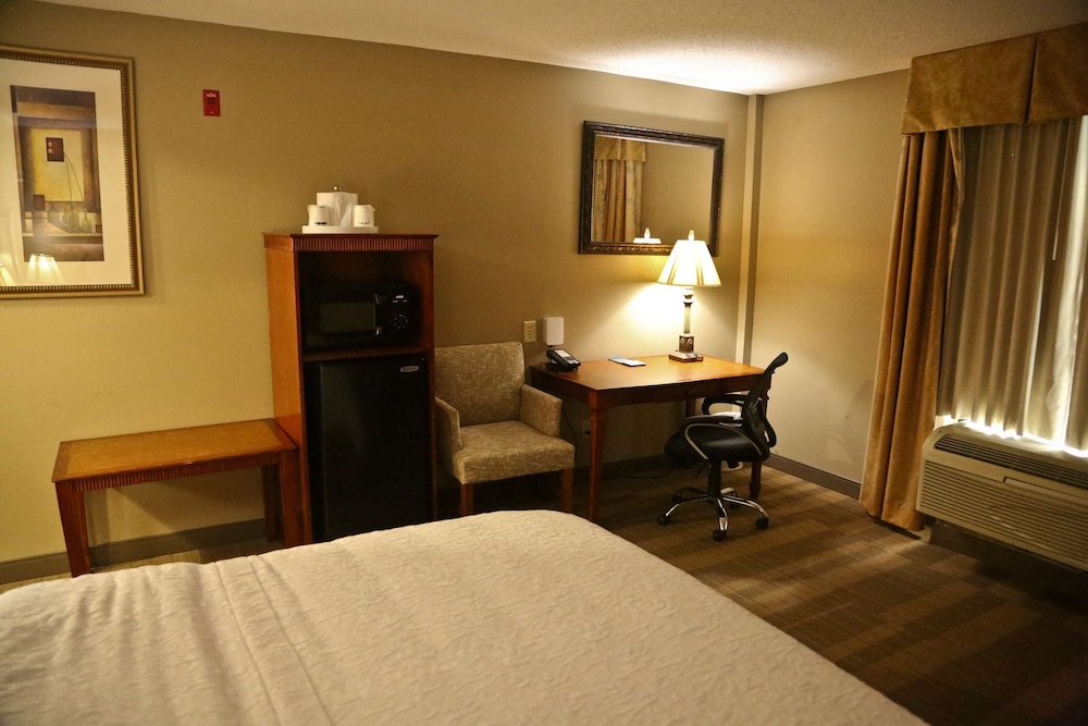 hampton inn and suites jennings