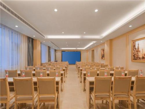 vienna hotel yuxi hongta avenue high speed railway station
