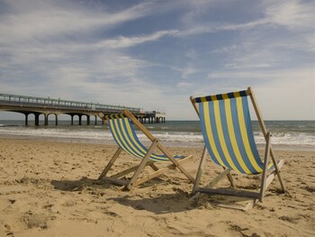 Denewood Hotel - Guest Accomodation,Bournemouth>>Boscombe,3 star