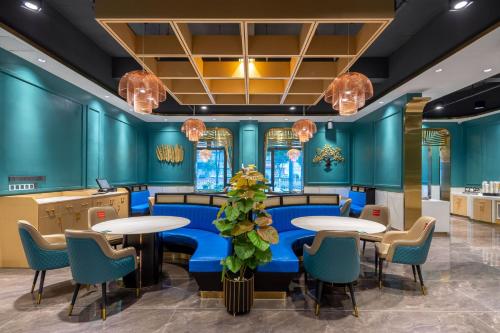 echarm hotel haikou youyi yangguang chengqiao middle road