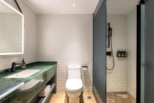 echarm hotel haikou youyi yangguang chengqiao middle road