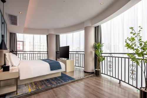 echarm hotel haikou youyi yangguang chengqiao middle road