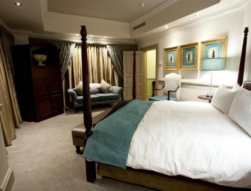 graceland hotel casino and country club