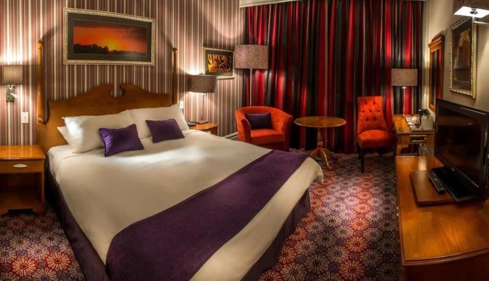 graceland hotel casino and country club