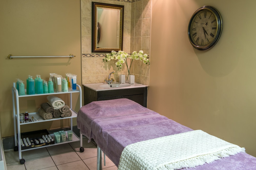 graceland hotel casino and country club