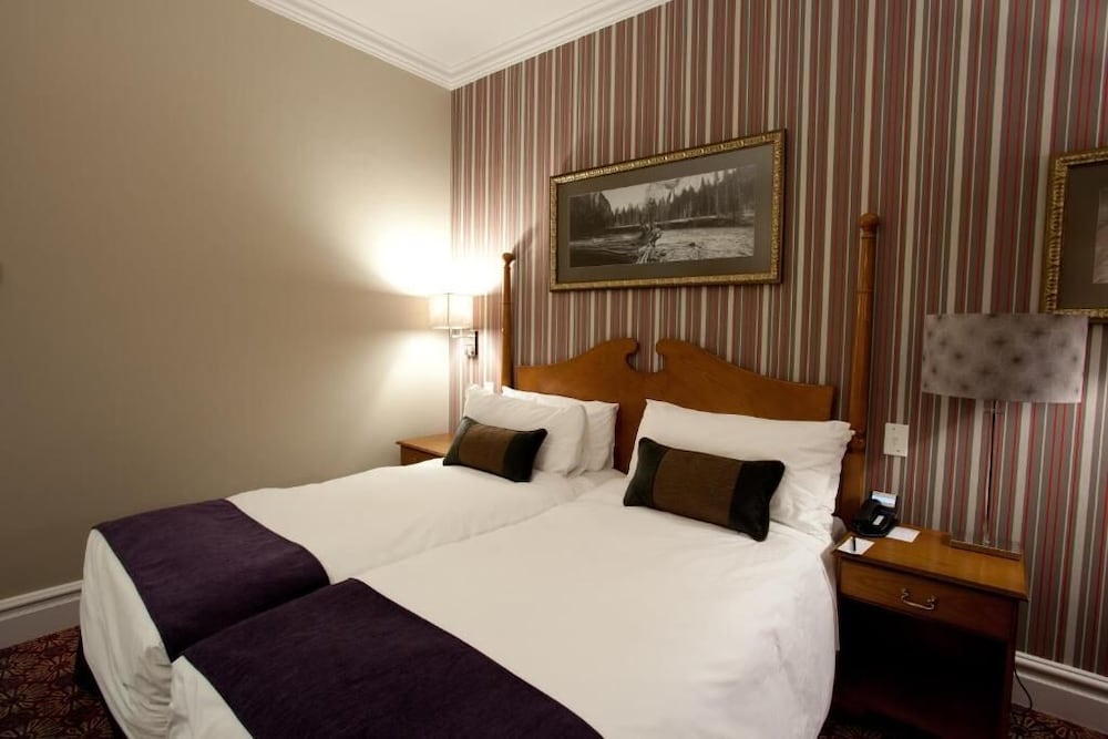 graceland hotel casino and country club