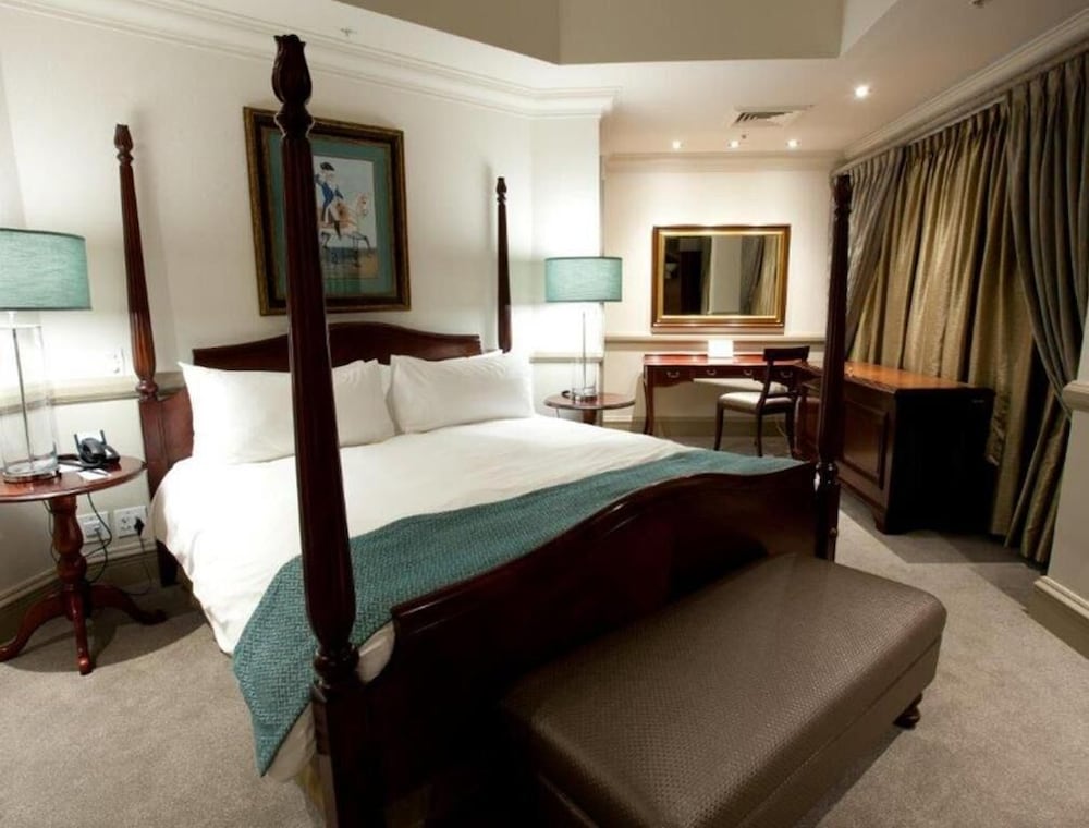 graceland hotel casino and country club