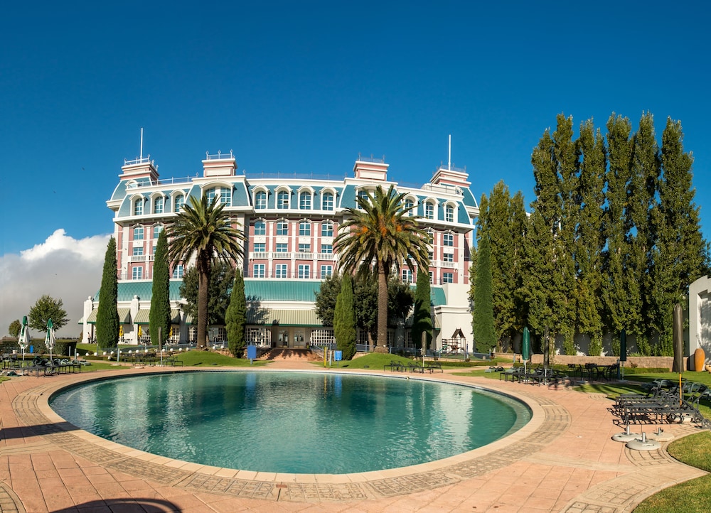 graceland hotel casino and country club