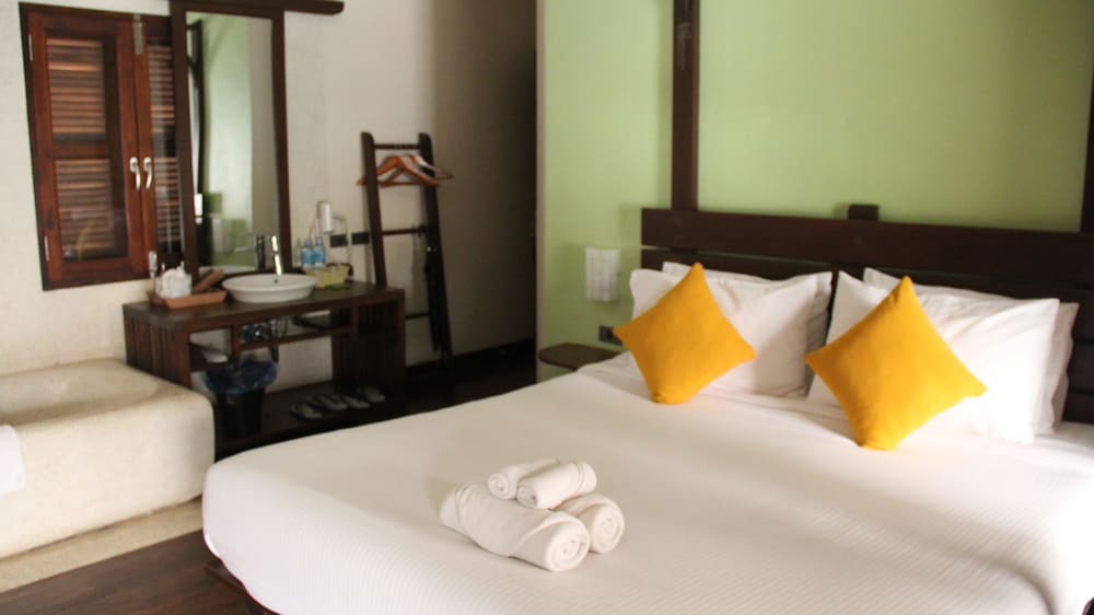 ancient luang prabang hotel