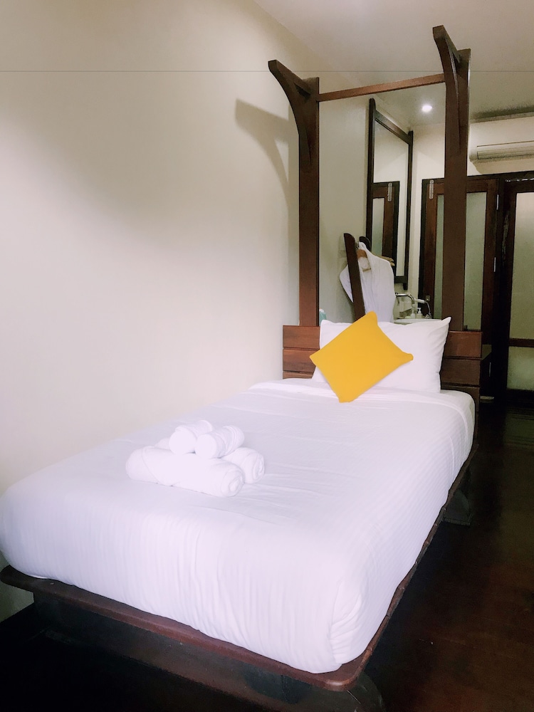 ancient luang prabang hotel