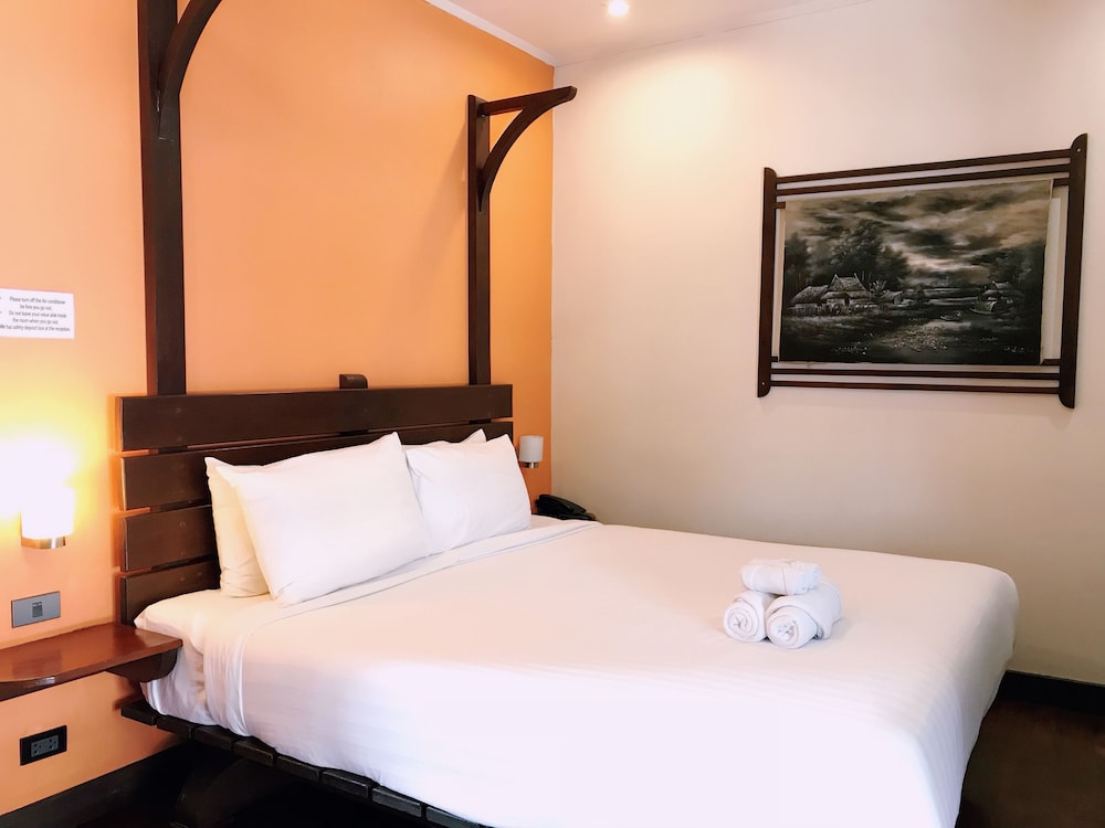 ancient luang prabang hotel