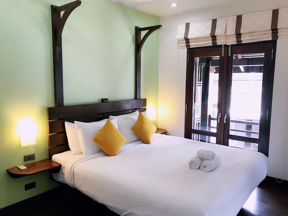 ancient luang prabang hotel