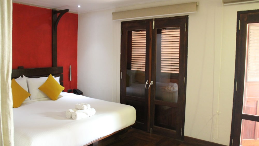 ancient luang prabang hotel