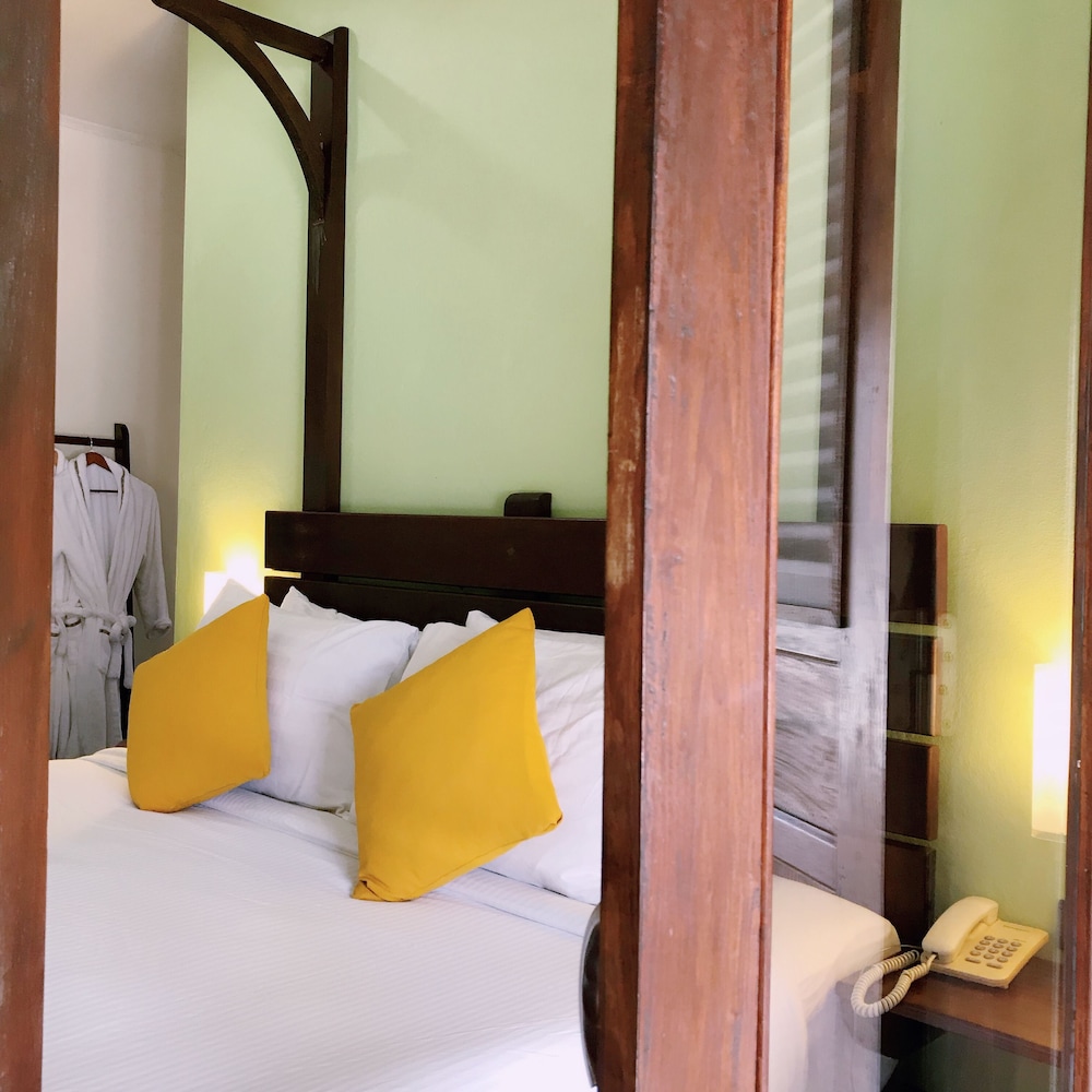 ancient luang prabang hotel