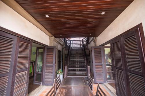 ancient luang prabang hotel