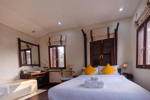 ancient luang prabang hotel