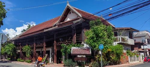 ancient luang prabang hotel