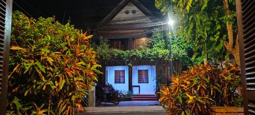 ancient luang prabang hotel