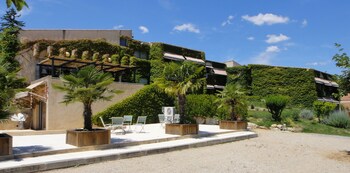 hotel residence lou paradou