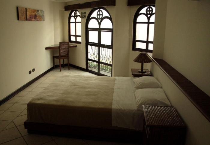 alajuela backpackers airport hostel