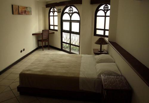 alajuela backpackers airport hostel