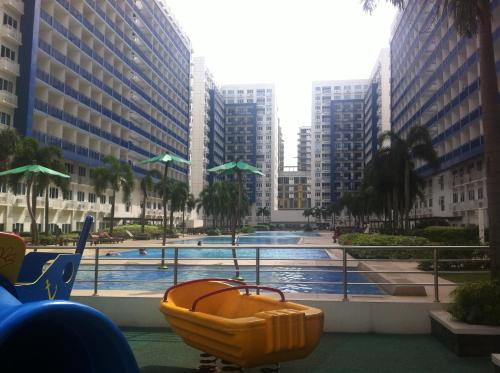 manila