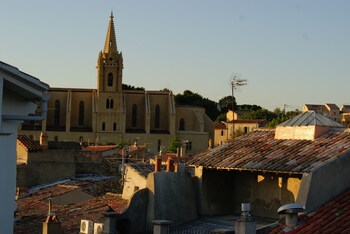 Grand Hotel De La Poste,Bonnieux>>Aurons,2 star