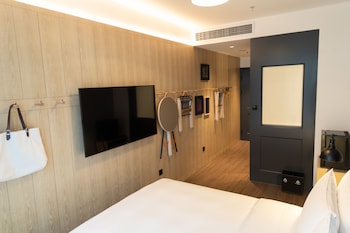 moxy shenzhen north station