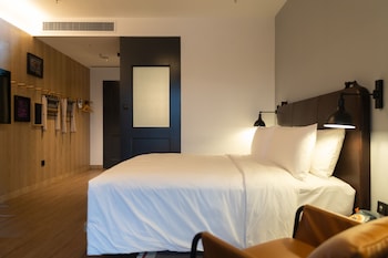 moxy shenzhen north station