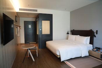 moxy shenzhen north station