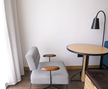 moxy shenzhen north station