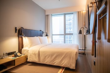 moxy shenzhen north station