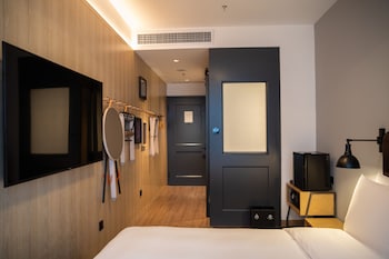 moxy shenzhen north station