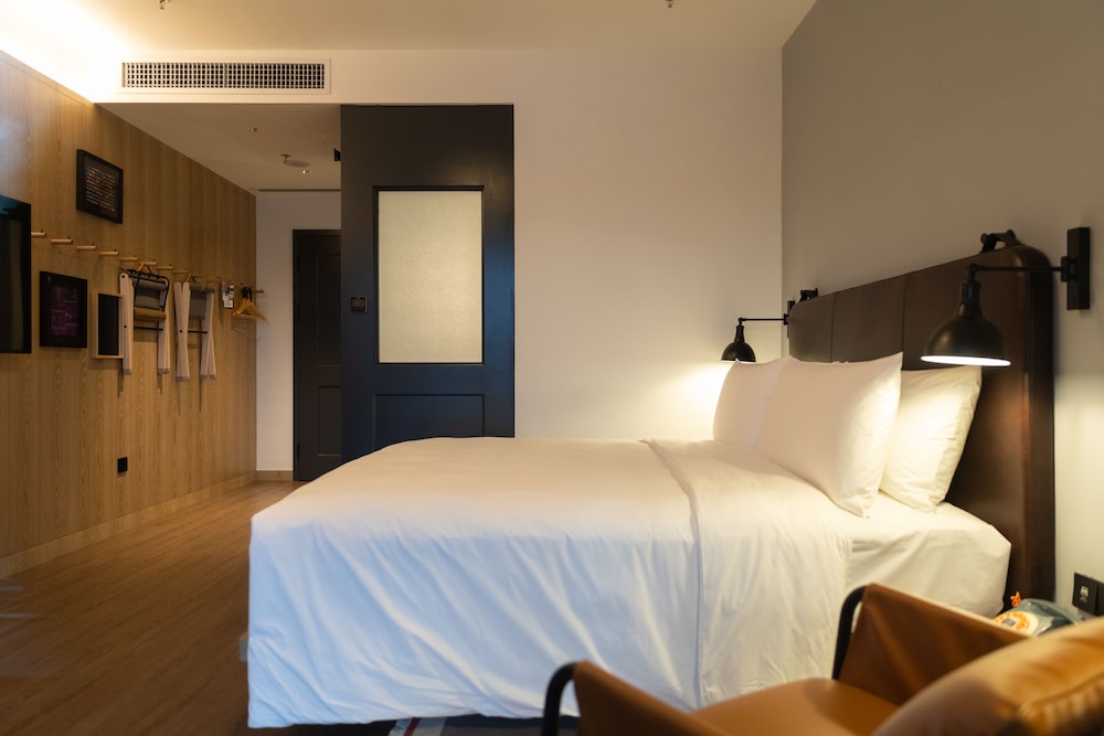 moxy shenzhen north station