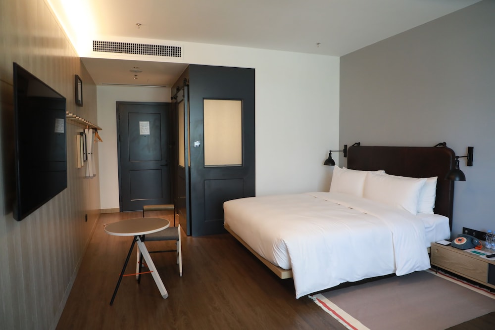 moxy shenzhen north station