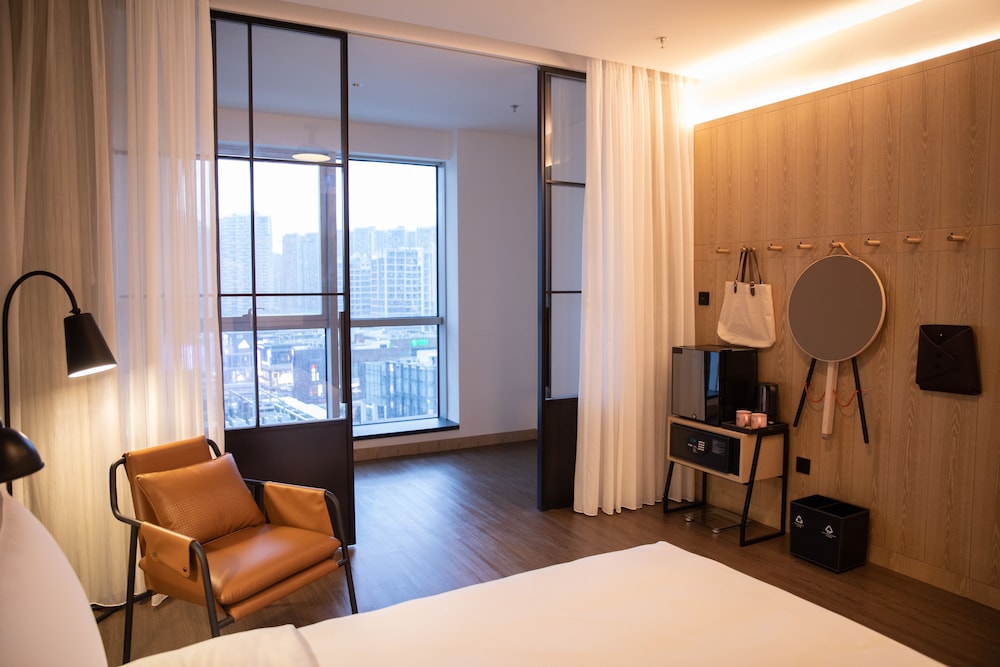 moxy shenzhen north station