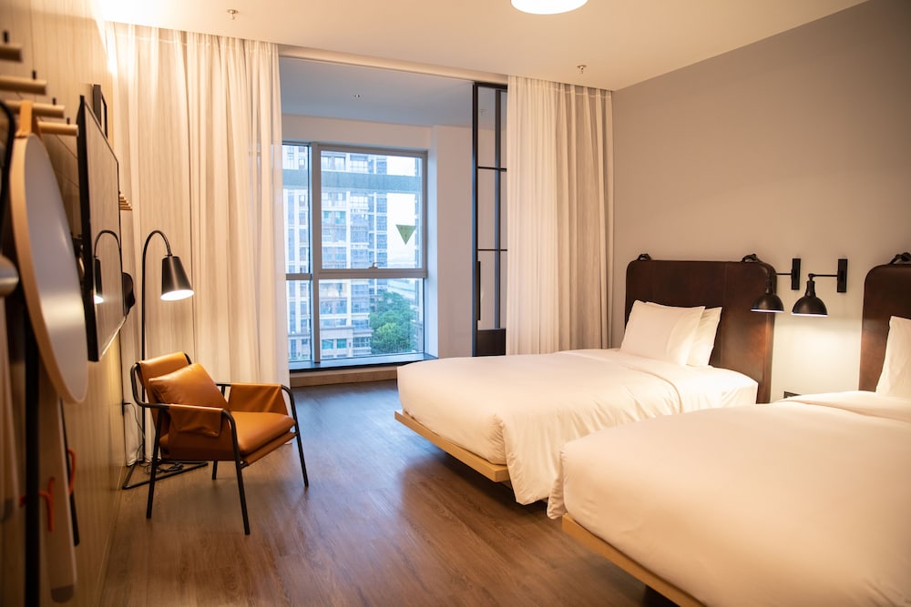 moxy shenzhen north station