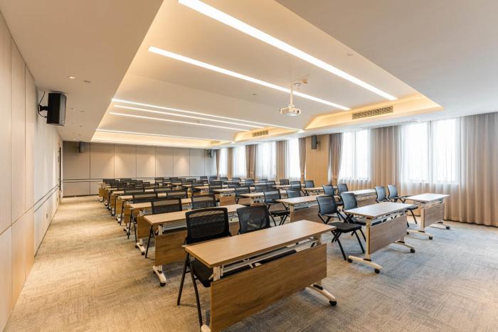 atour hotel jiaxing haiyan haifeng road