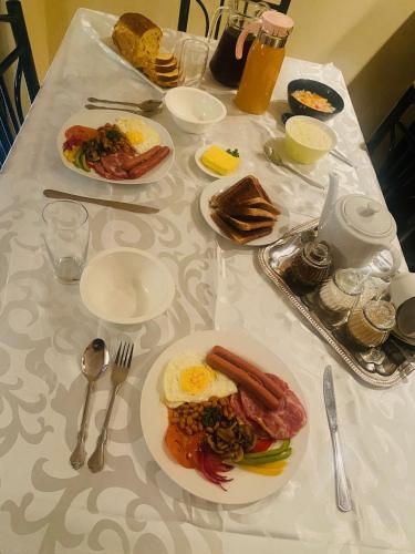 airport doozy guest house