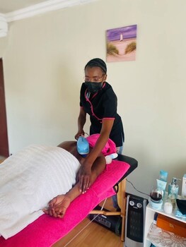 airport doozy guest house