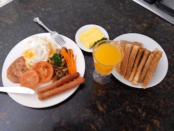 airport doozy guest house