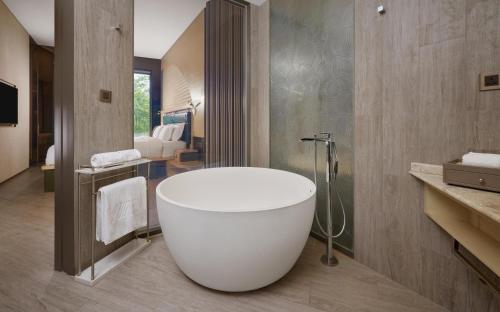 vignette collection wm hotel hong kong an ihg hotel