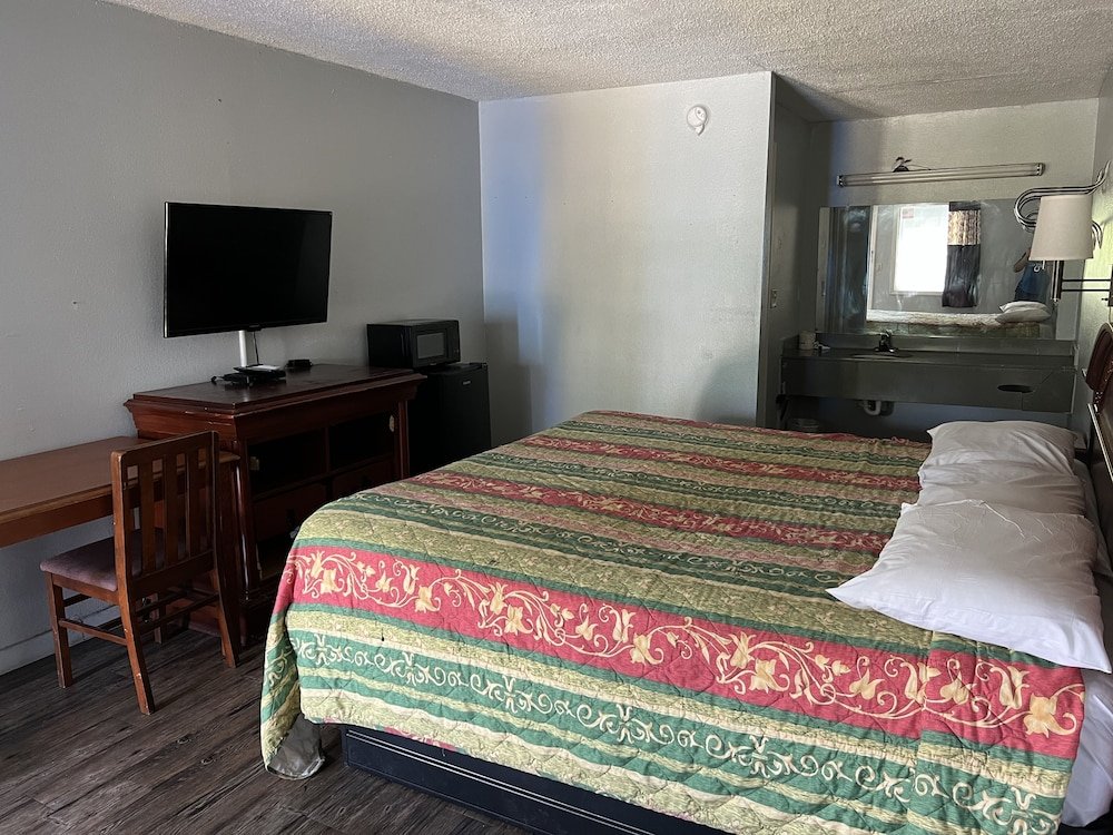 indysouth western inn