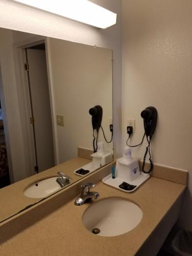 indysouth western inn