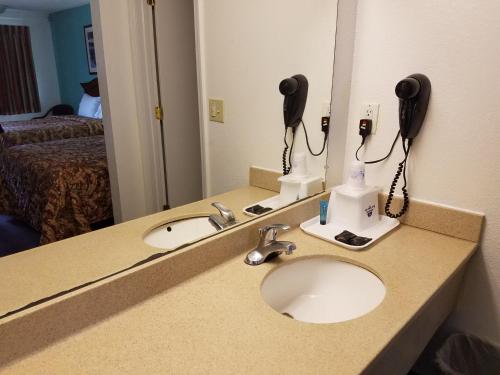 indysouth western inn