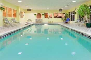 Holiday Inn Express Hotel & Suites Watertown-Thousand Island By Ihg,Near Salmon Run Mall,3 star